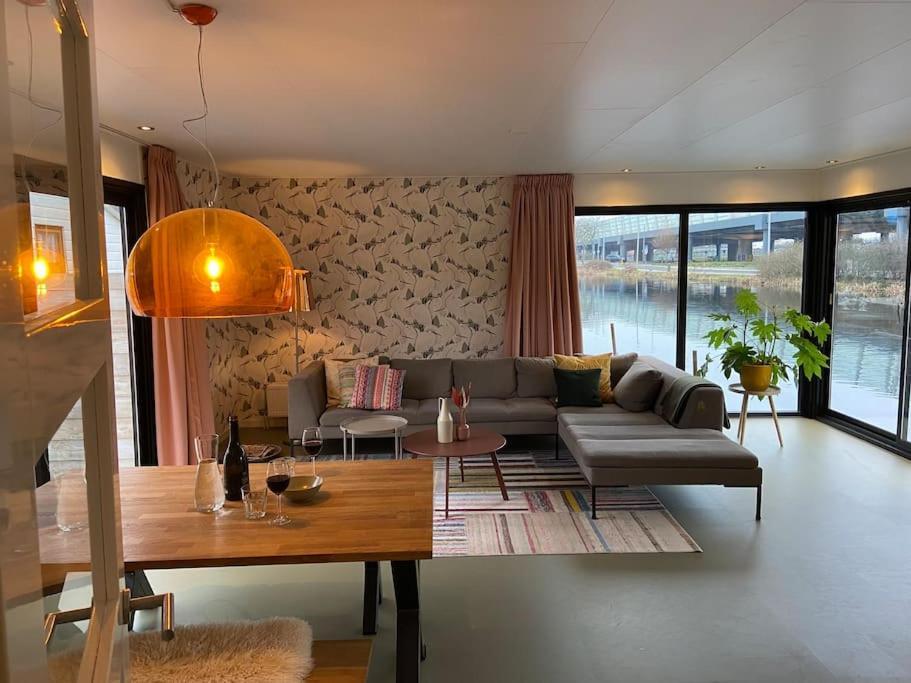 Apartamento Unieke Woonark Met Privetuin En Free Parking. Róterdam Exterior foto